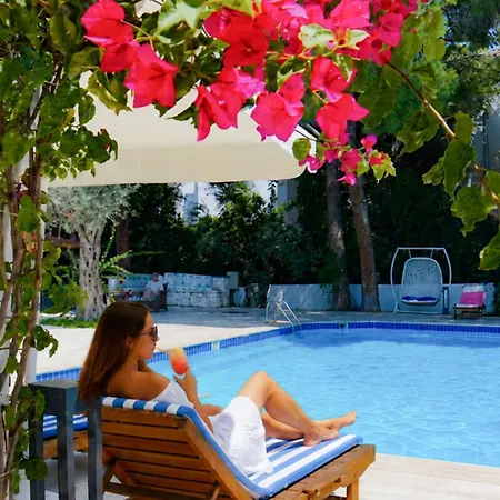 Adella Garden Marina Otel Kuşadası